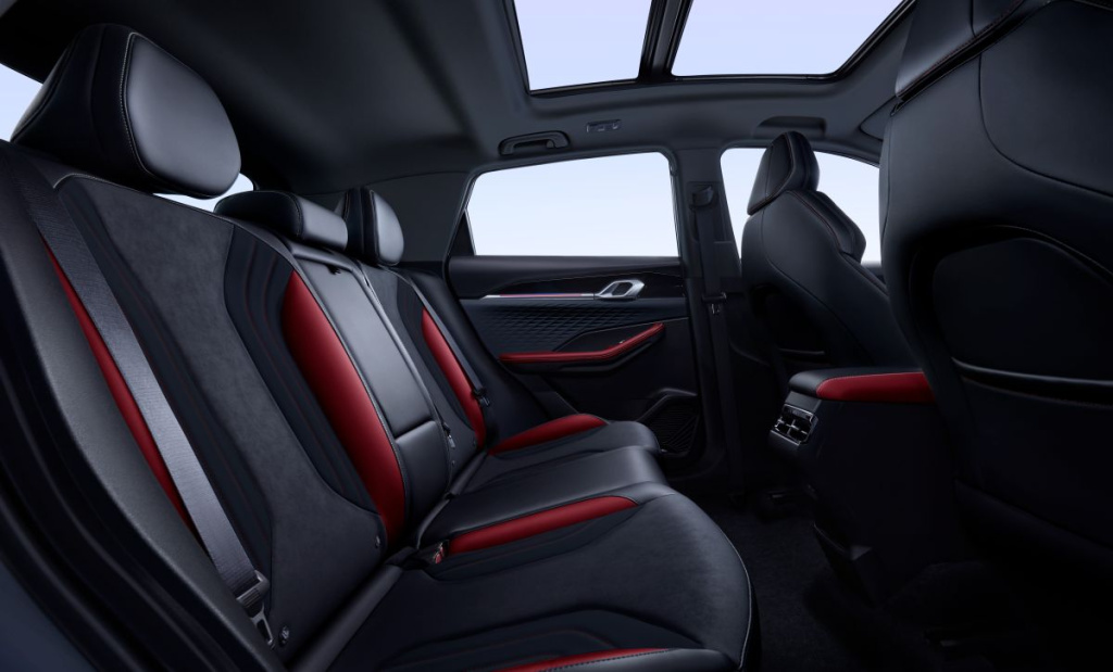  Geely Coolray         2023  